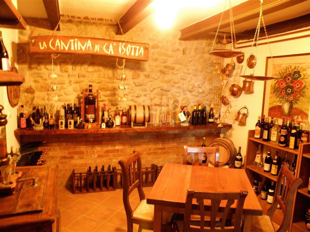 Agriturismo Ca' Isotta Castello di Serravalle Экстерьер фото